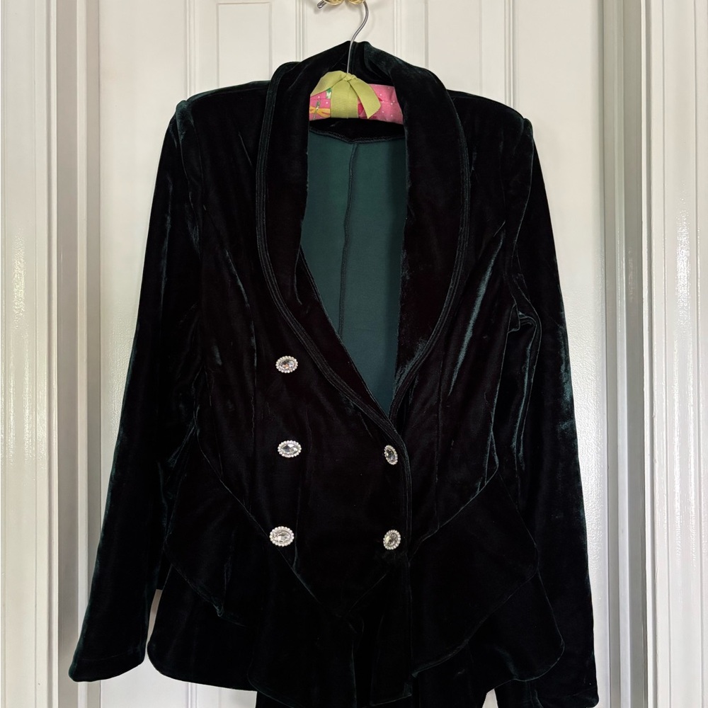 Luxurious Hunter Green Velvet Blazer with peplin bottom & rhinestone buttons !